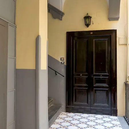Chiatamone 27 Naples