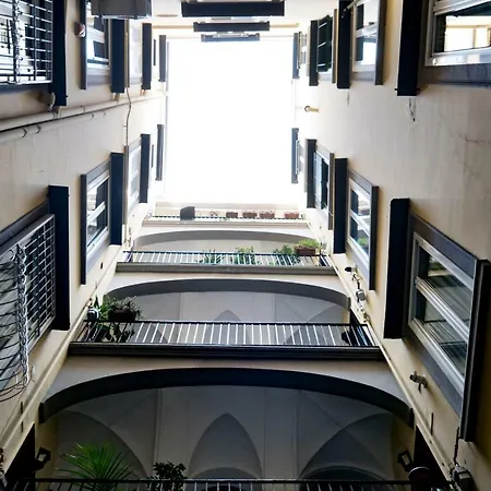 Apartment Chiatamone 27 Naples
