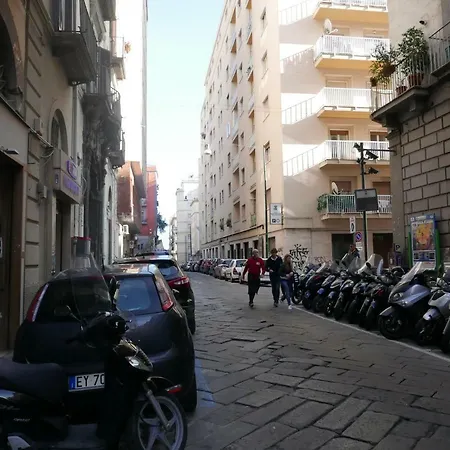 Chiatamone 27